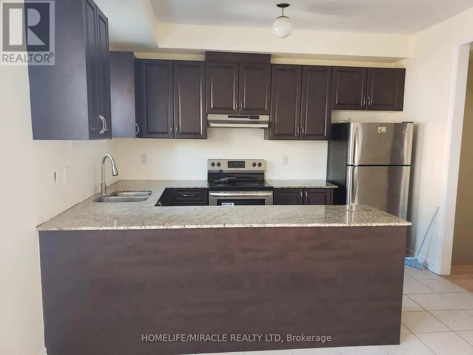 11 SHIFF CRESCENT