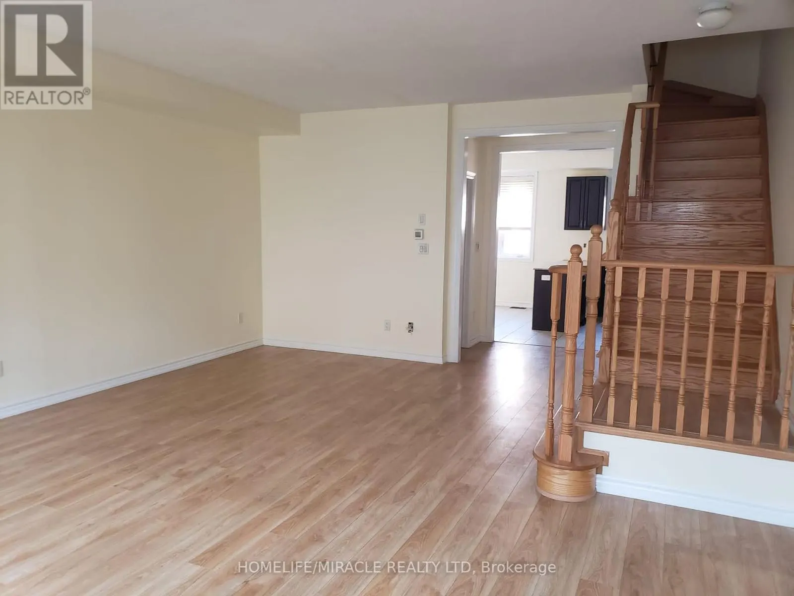 11 SHIFF CRESCENT