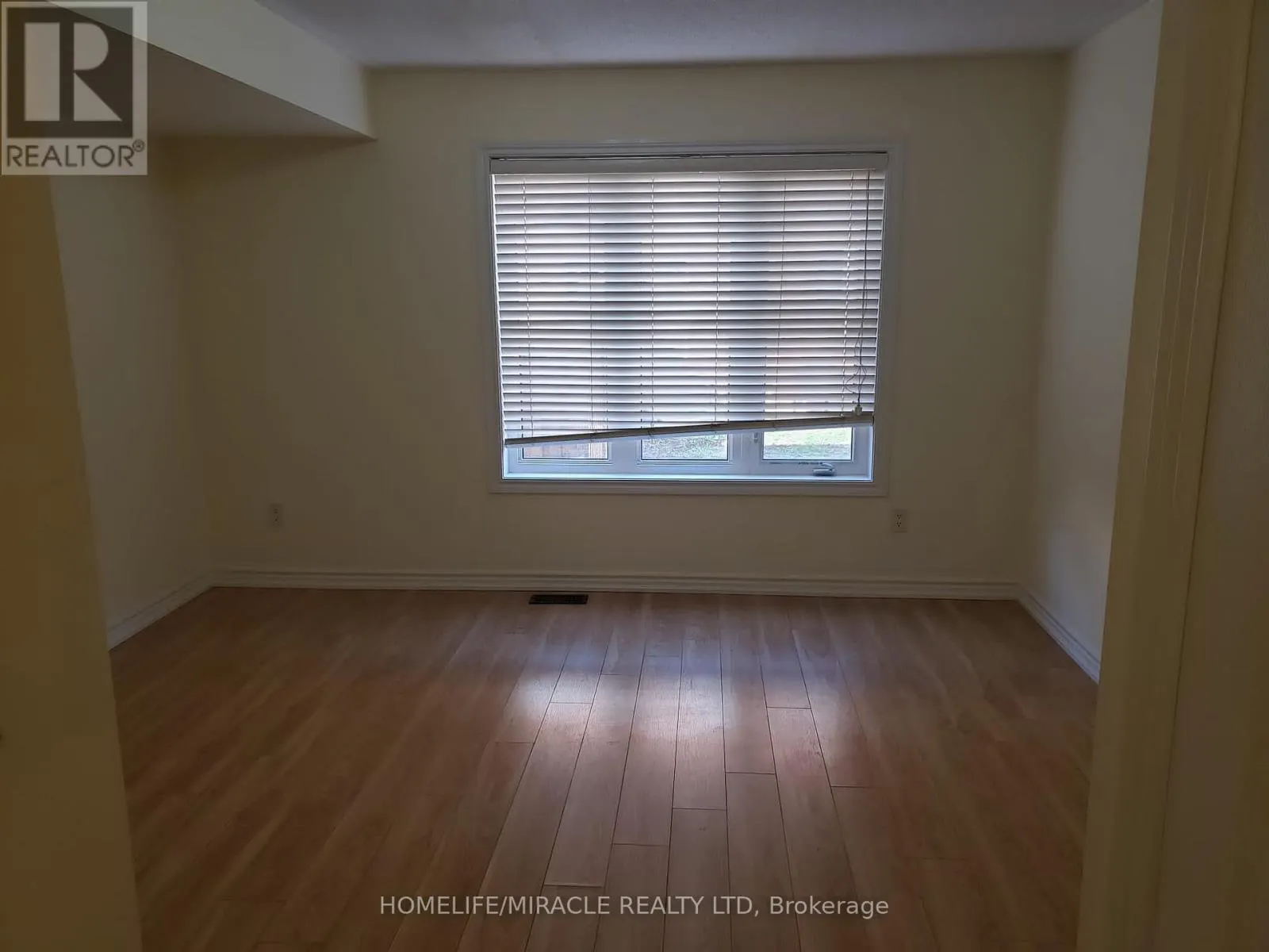 11 SHIFF CRESCENT