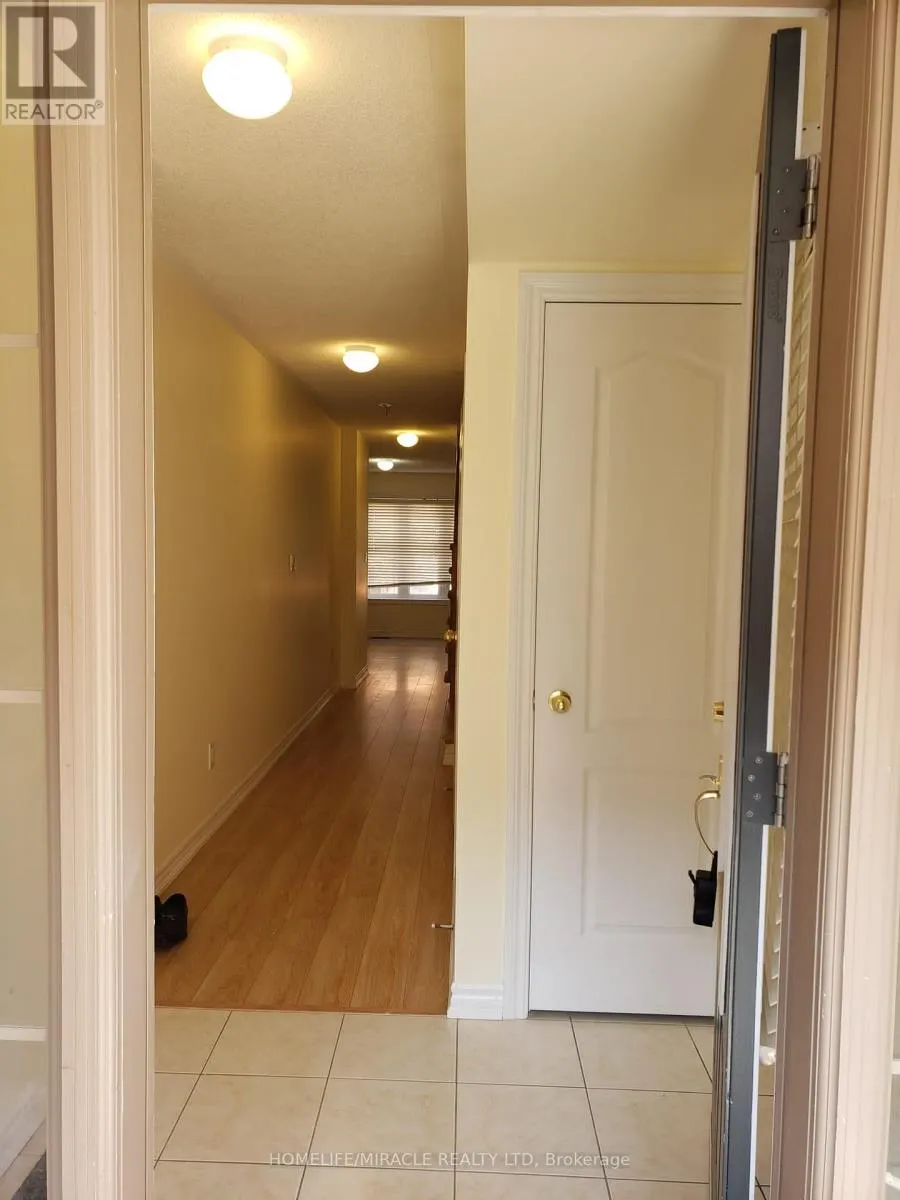 11 SHIFF CRESCENT