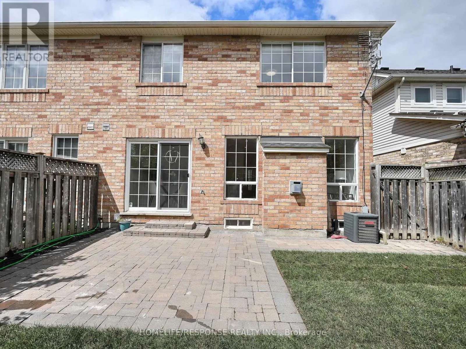 1119 KELLY GATE