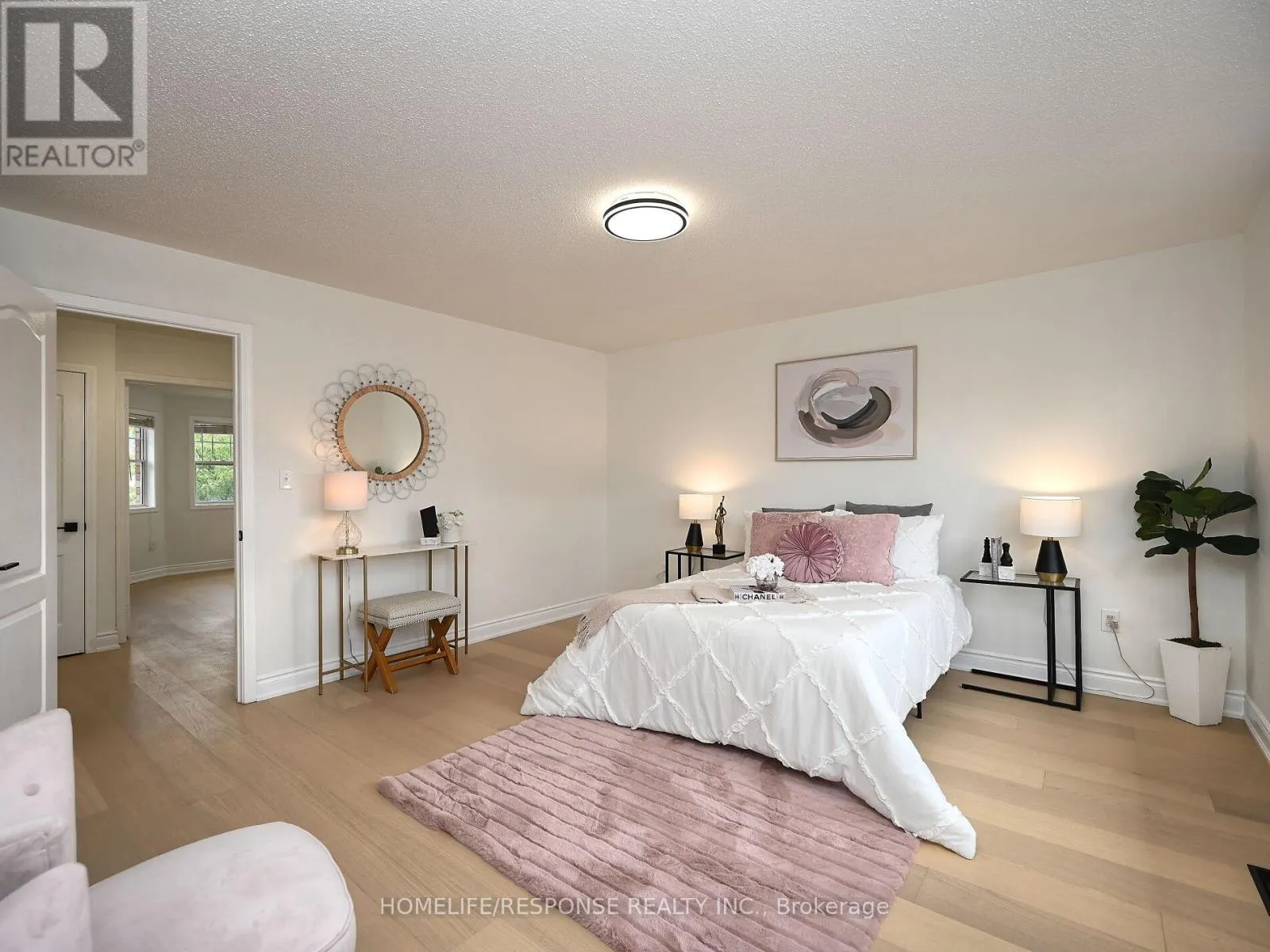 1119 KELLY GATE