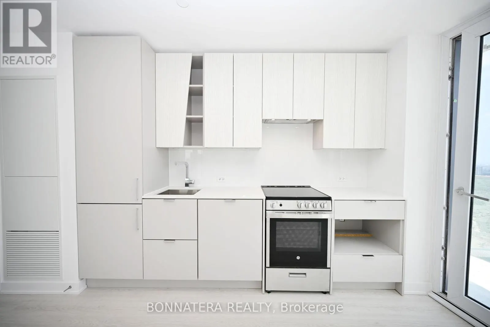 2808 - 3883 QUARTZ ROAD