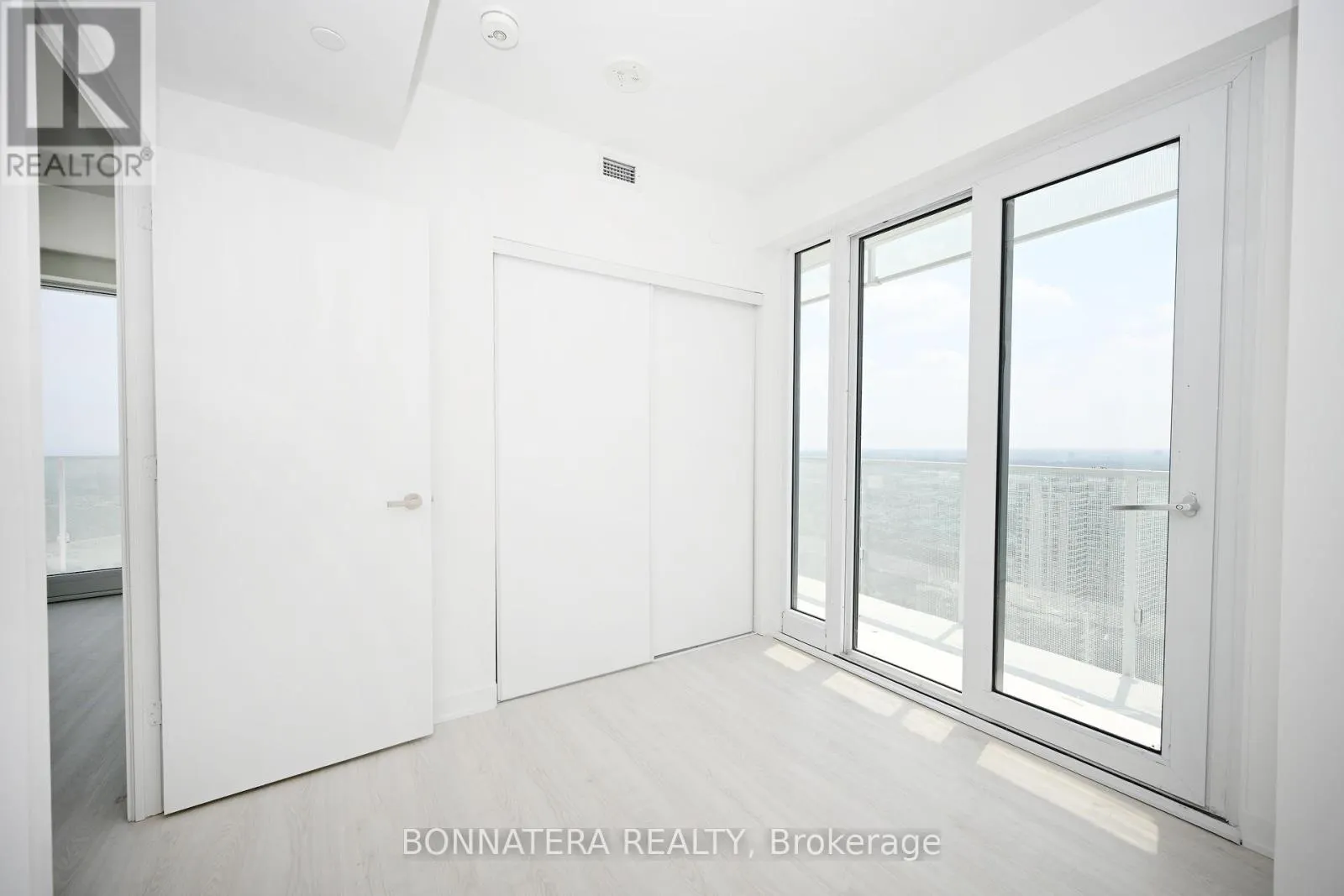 2808 - 3883 QUARTZ ROAD