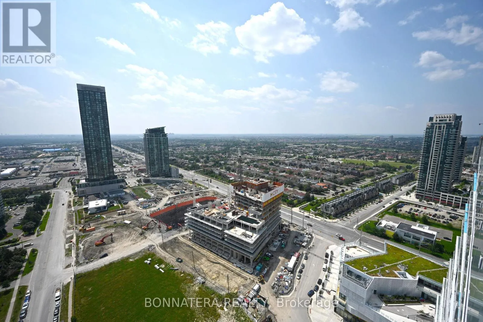 2808 - 3883 QUARTZ ROAD