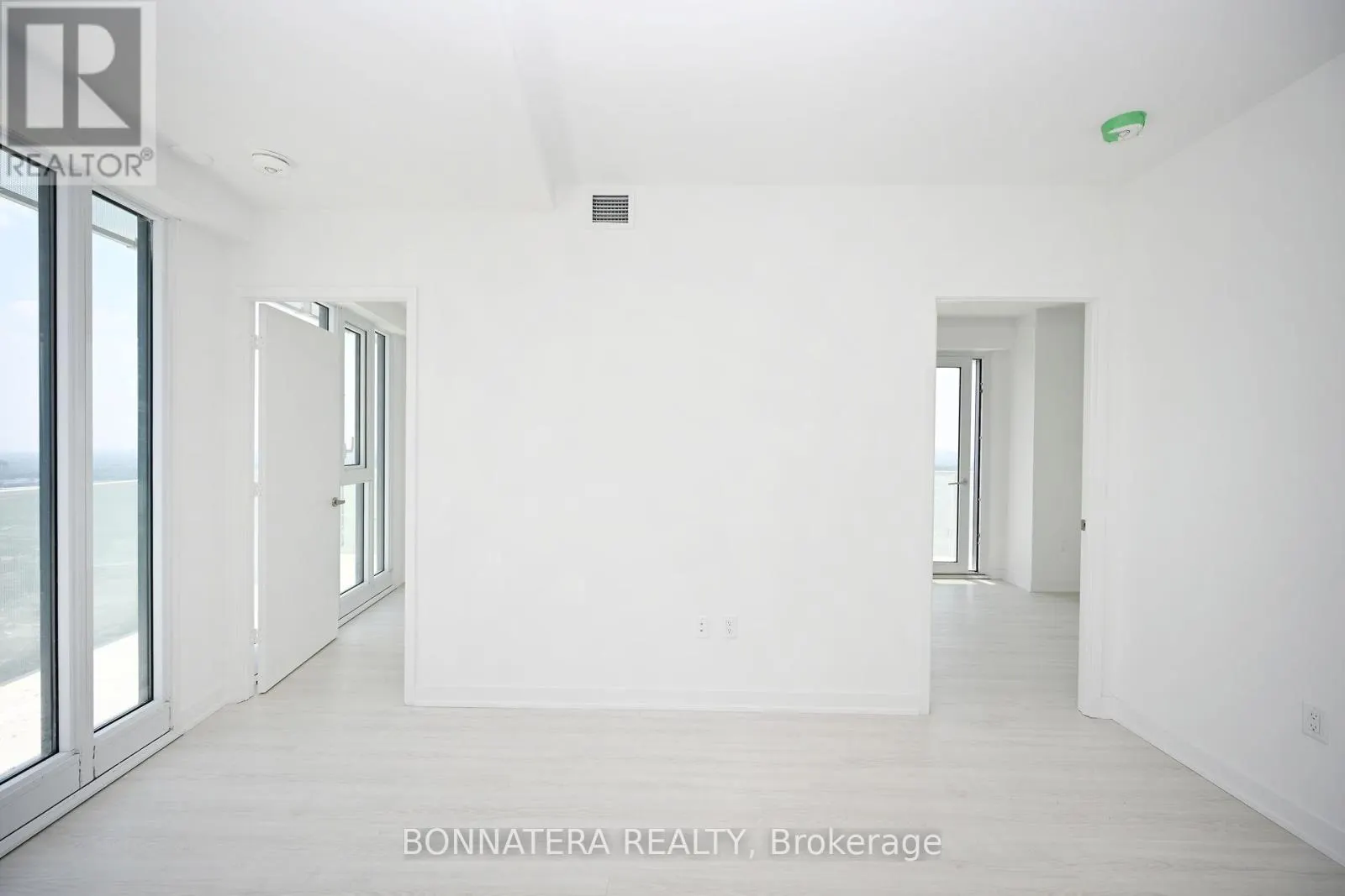 2808 - 3883 QUARTZ ROAD