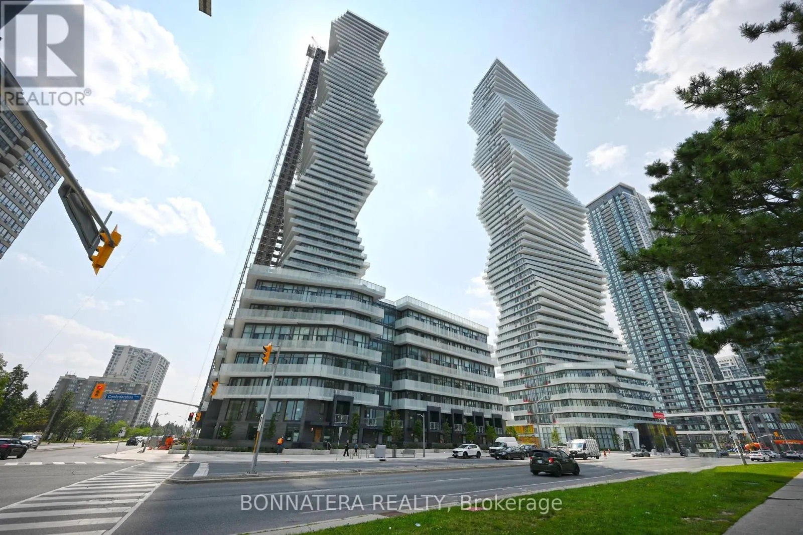 2808 - 3883 QUARTZ ROAD