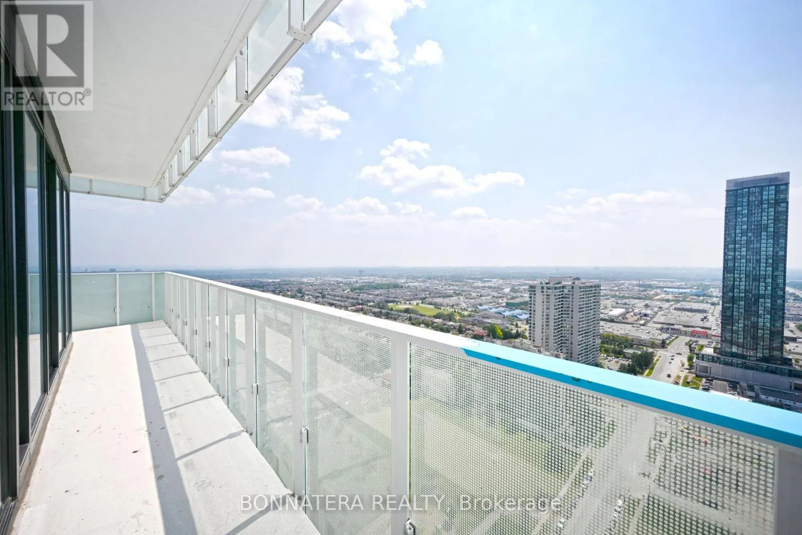 2808 - 3883 QUARTZ ROAD