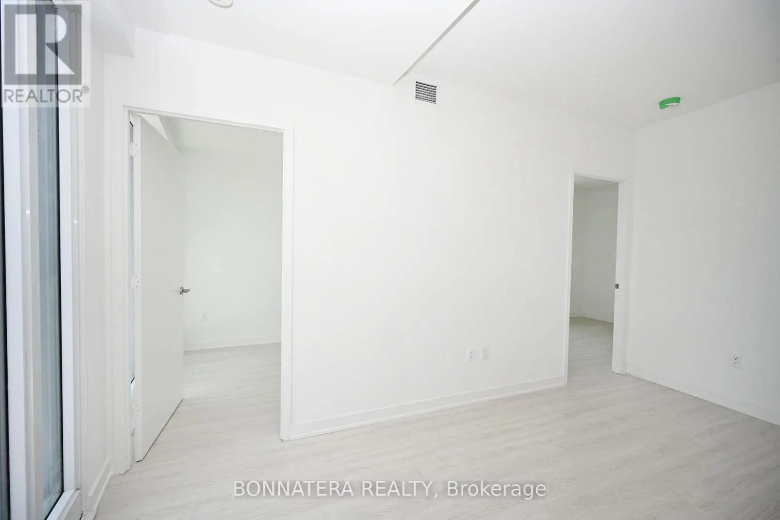 2808 - 3883 QUARTZ ROAD