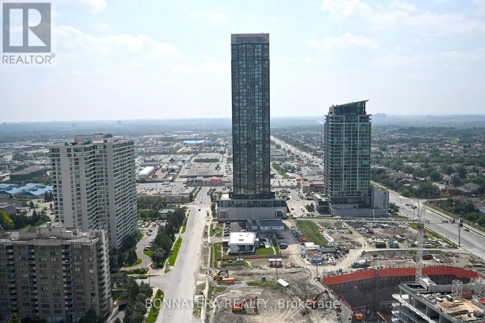 2808 - 3883 QUARTZ ROAD
