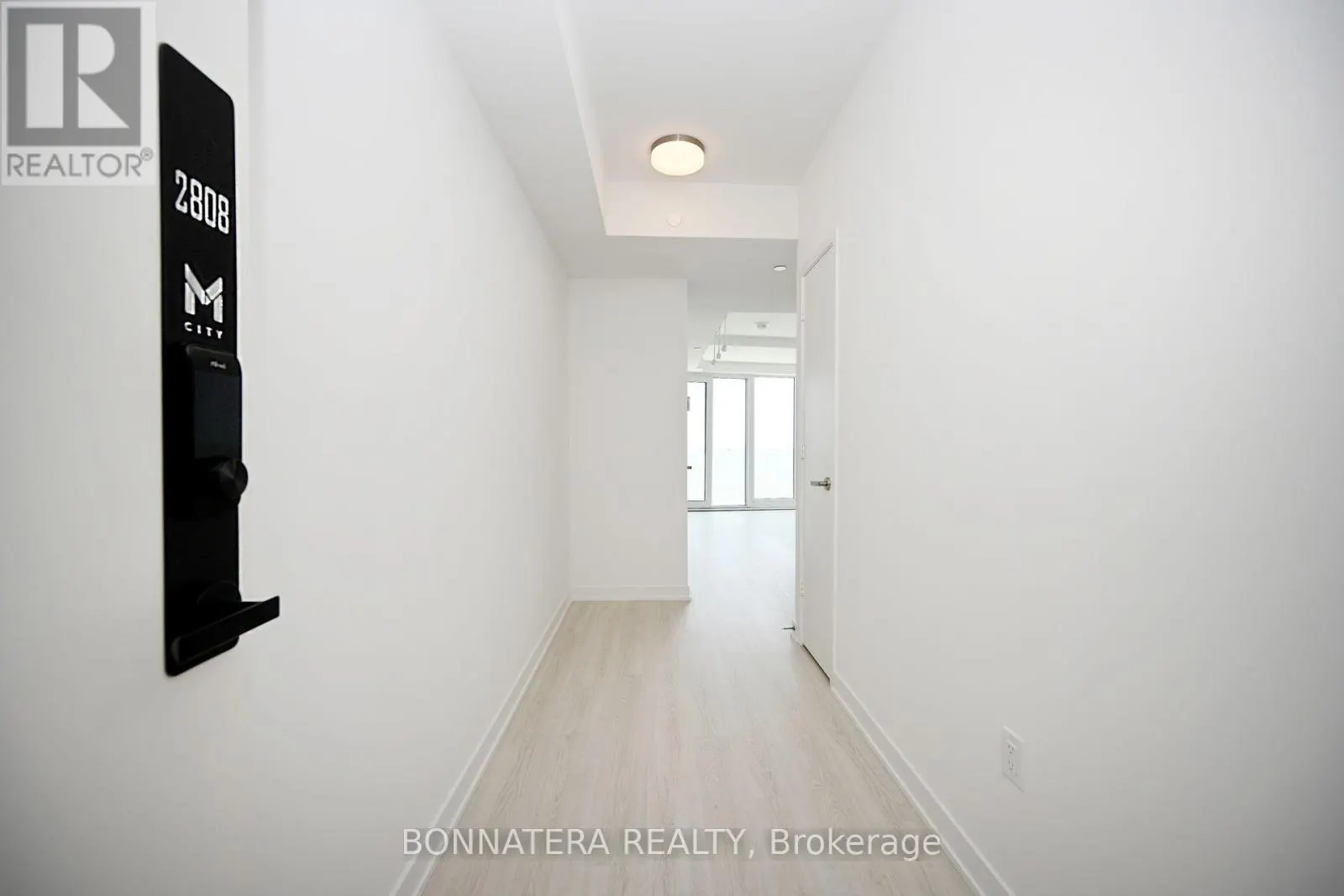 2808 - 3883 QUARTZ ROAD