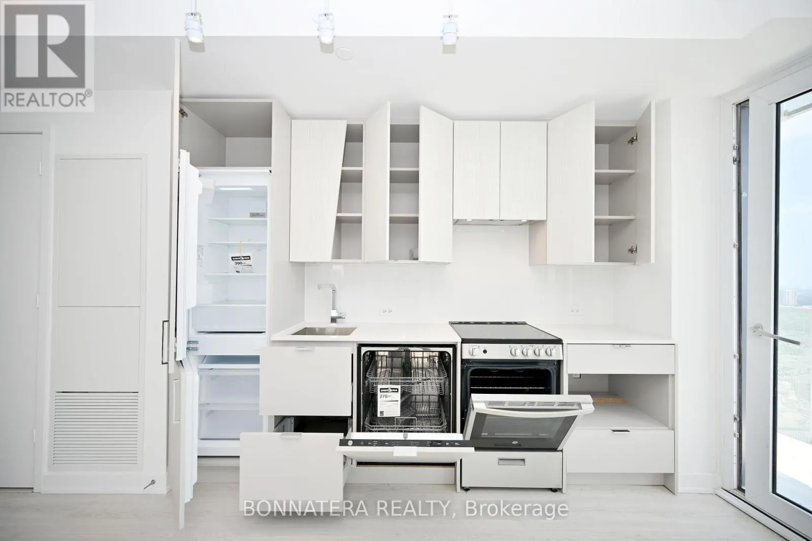 2808 - 3883 QUARTZ ROAD