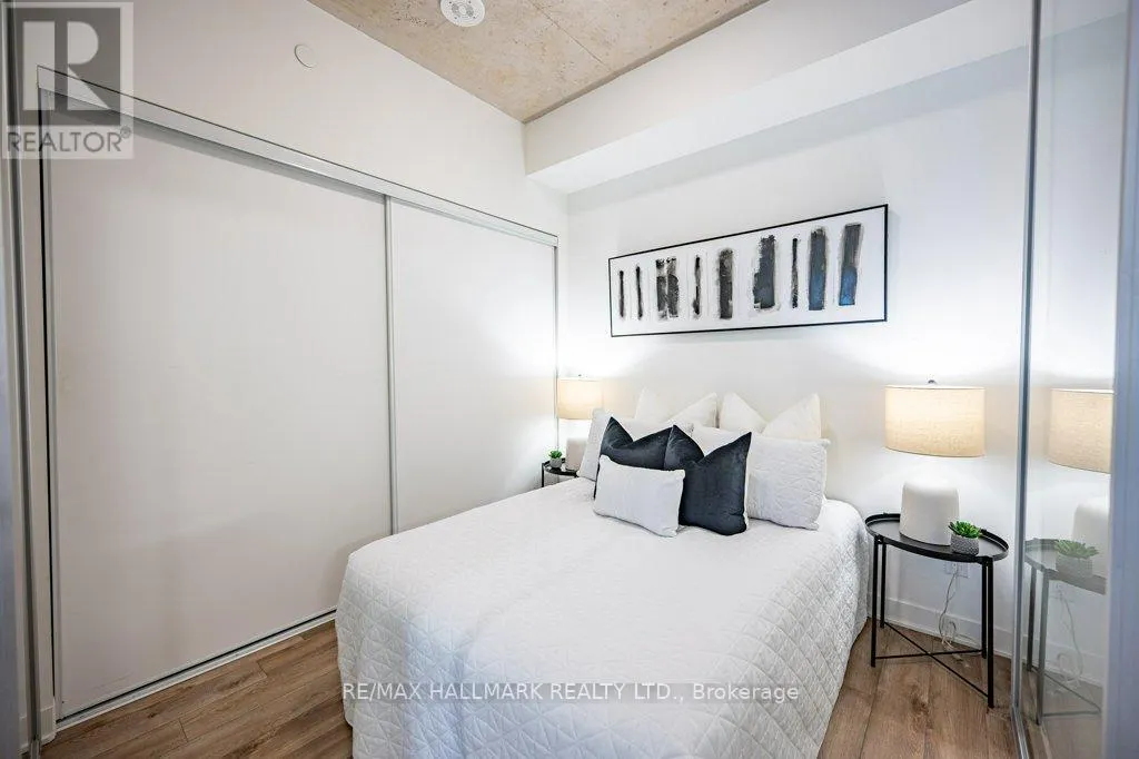 220 - 1808 ST. CLAIR AVENUE W