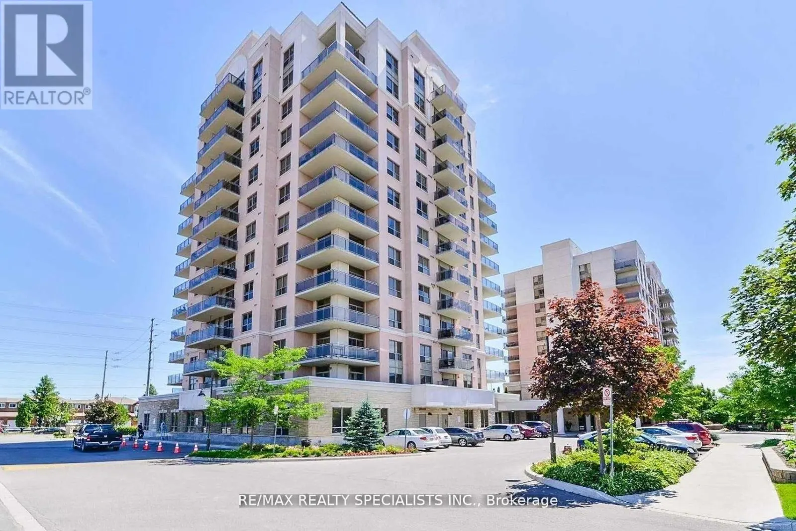 902 - 810 SCOLLARD COURT