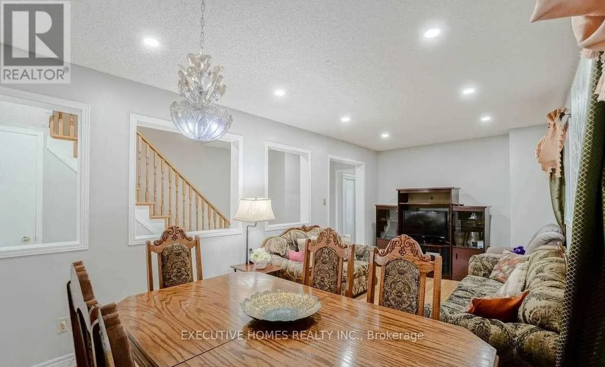 114 TOBA CRESCENT