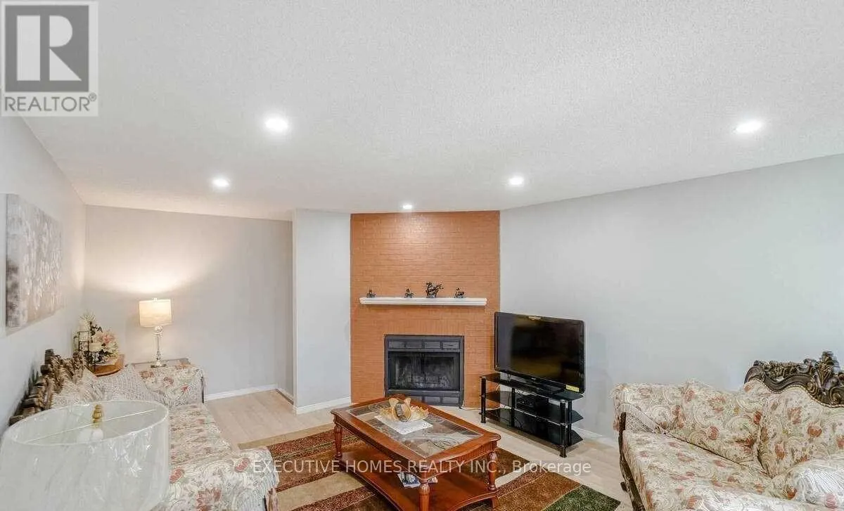 114 TOBA CRESCENT