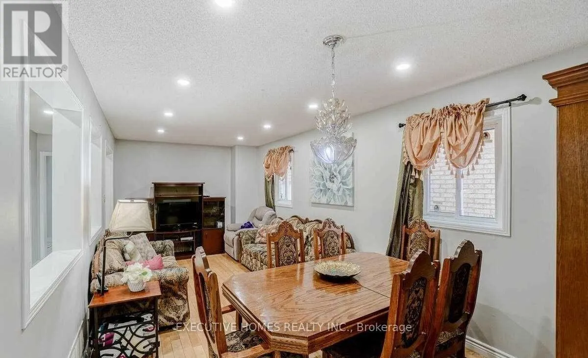 114 TOBA CRESCENT