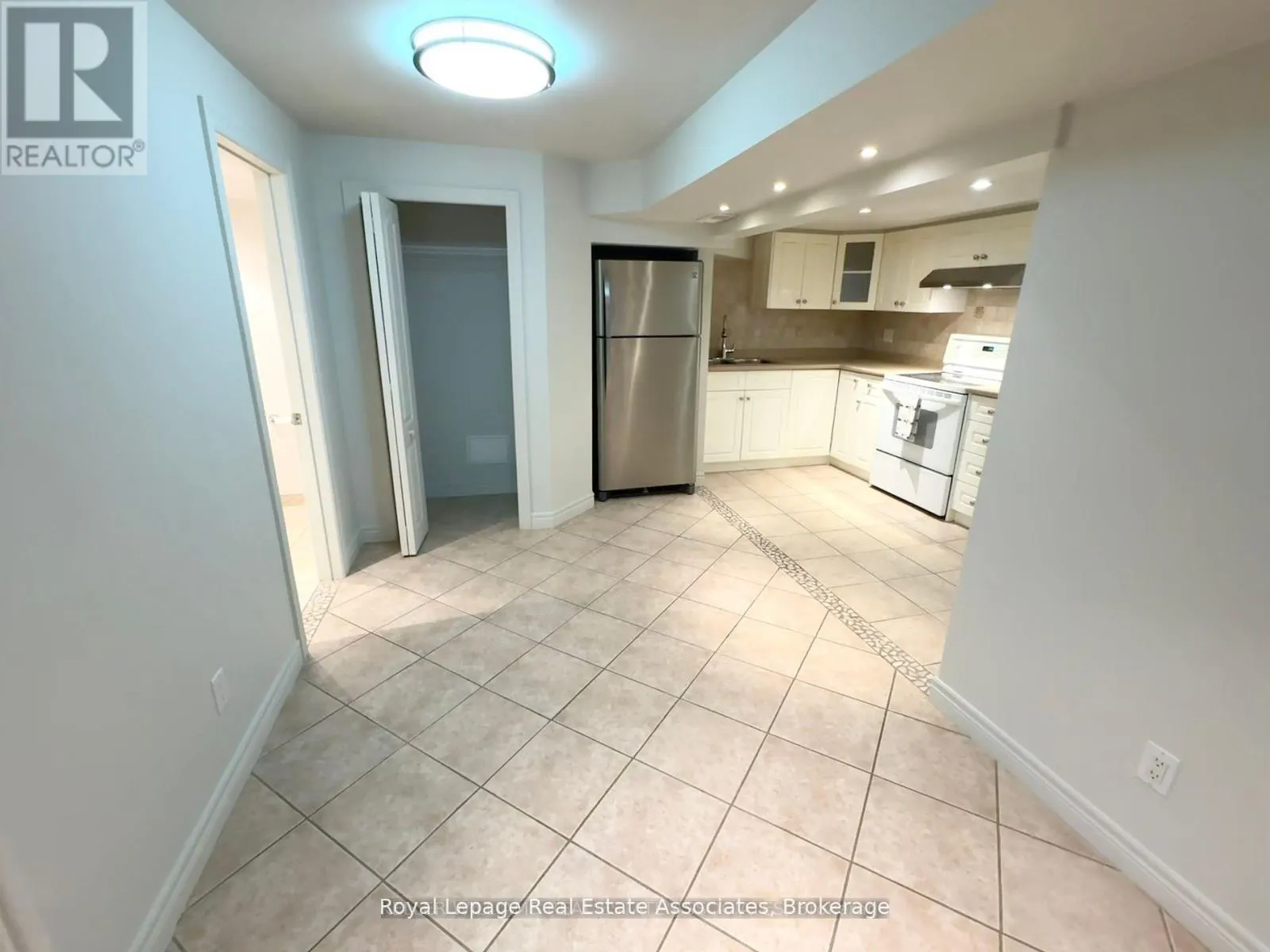 LOWER - 282 OXBOW CRESCENT