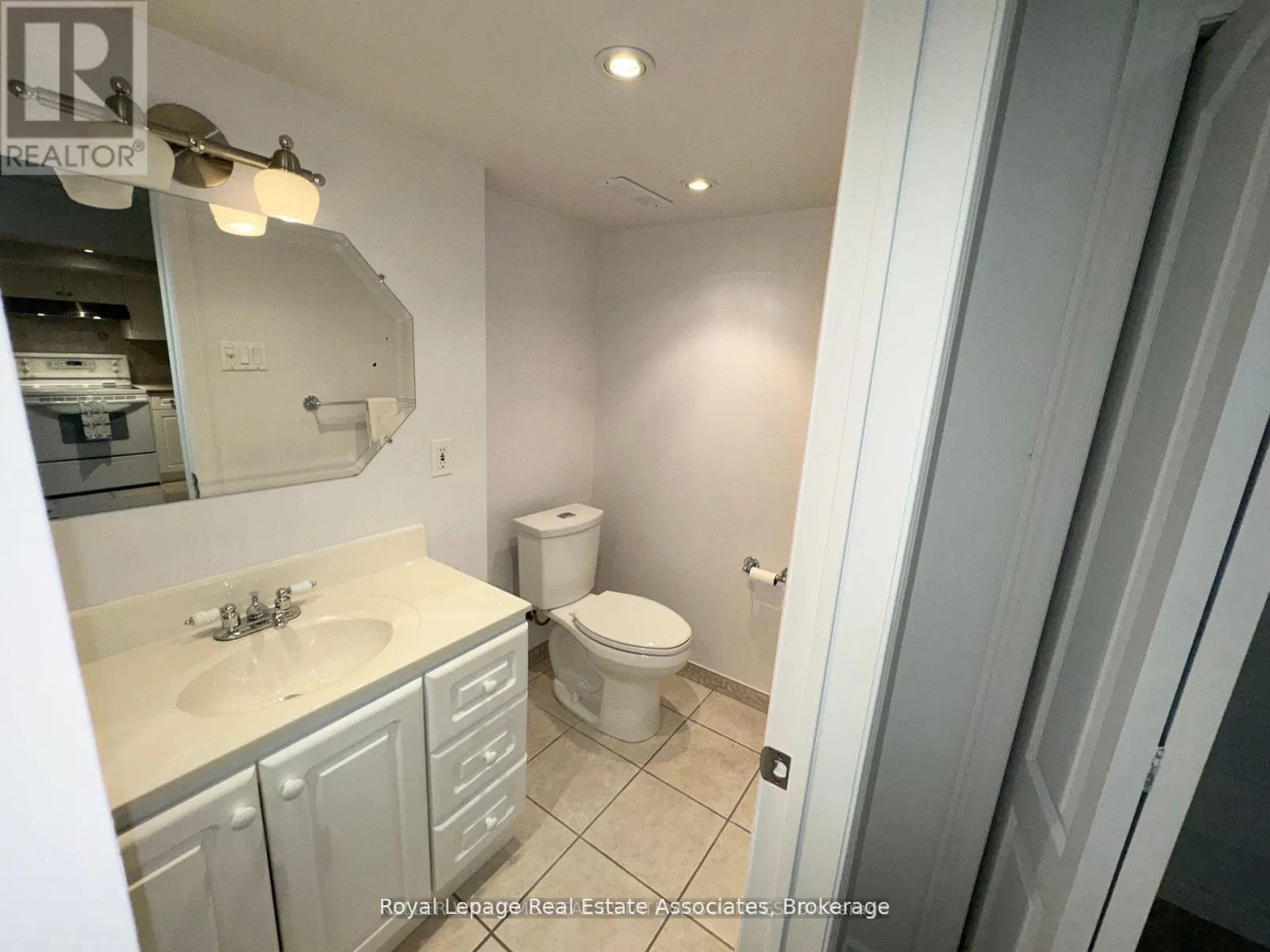 LOWER - 282 OXBOW CRESCENT