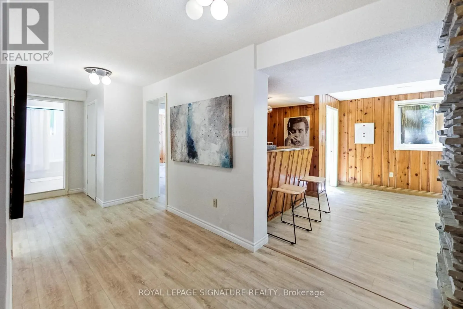 284 WOODLAND DRIVE
