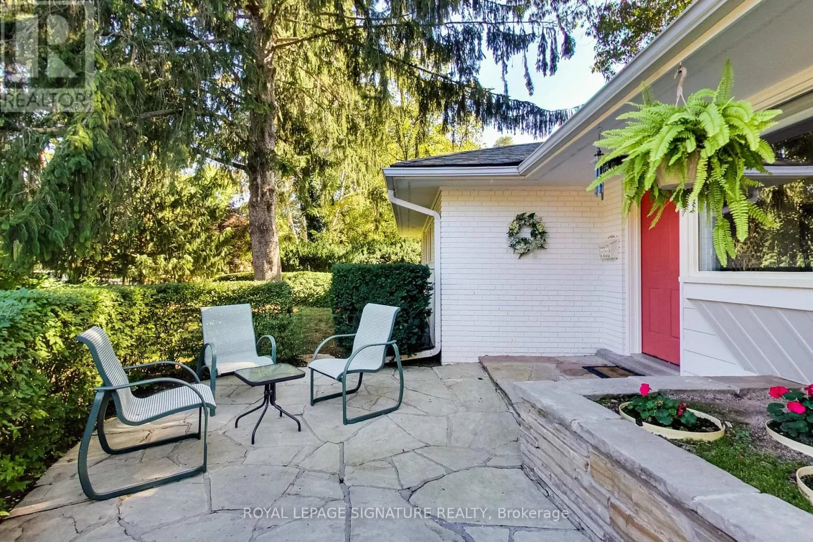 284 WOODLAND DRIVE