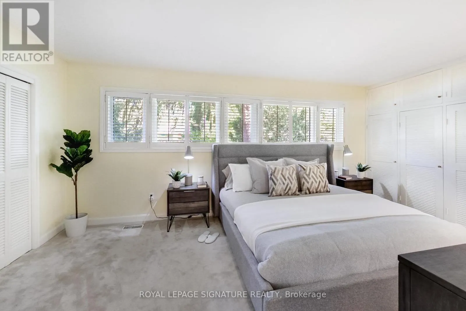 284 WOODLAND DRIVE