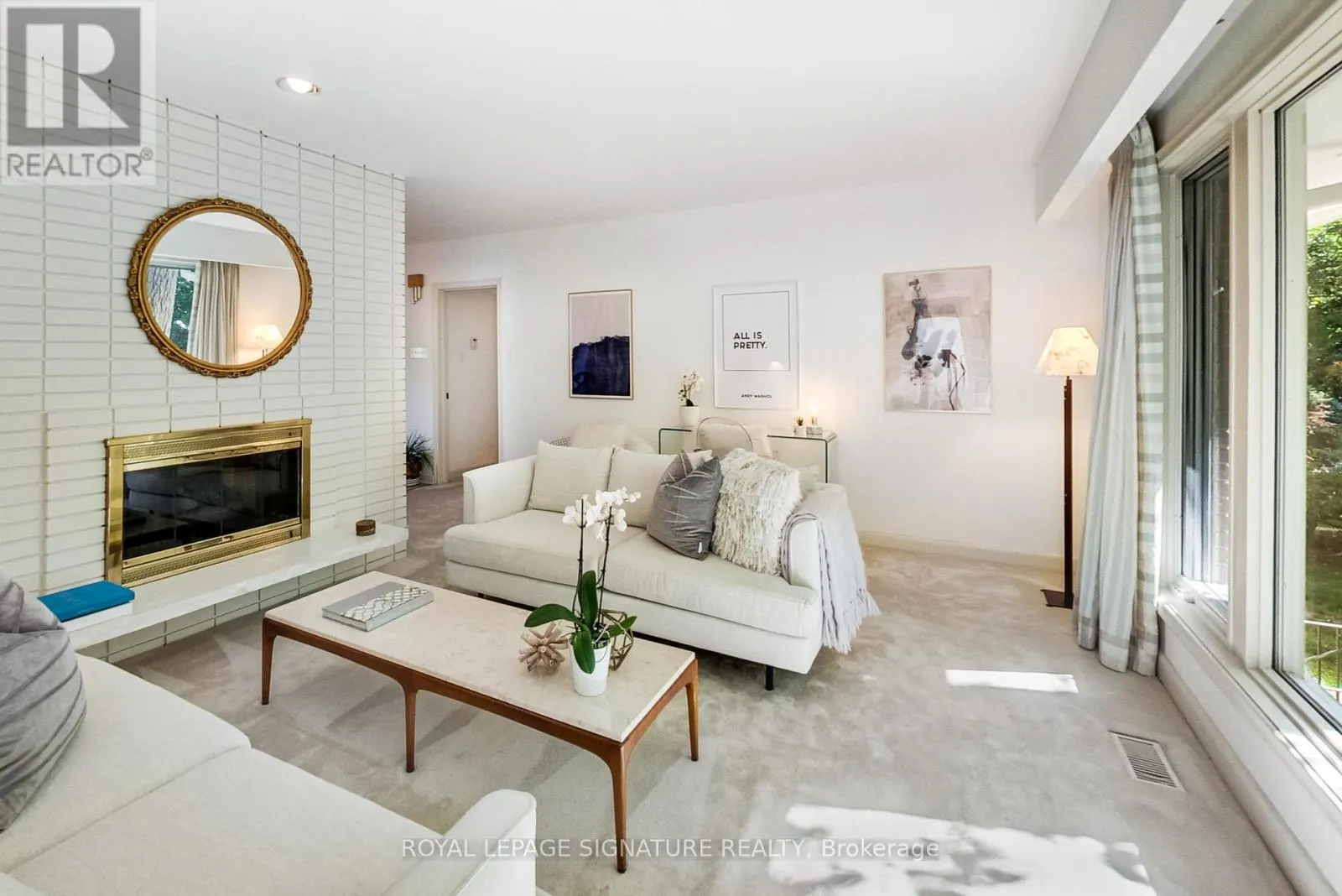 284 WOODLAND DRIVE