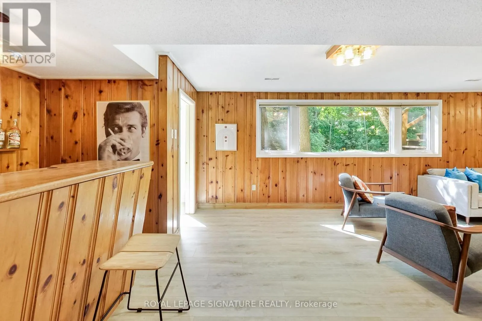 284 WOODLAND DRIVE