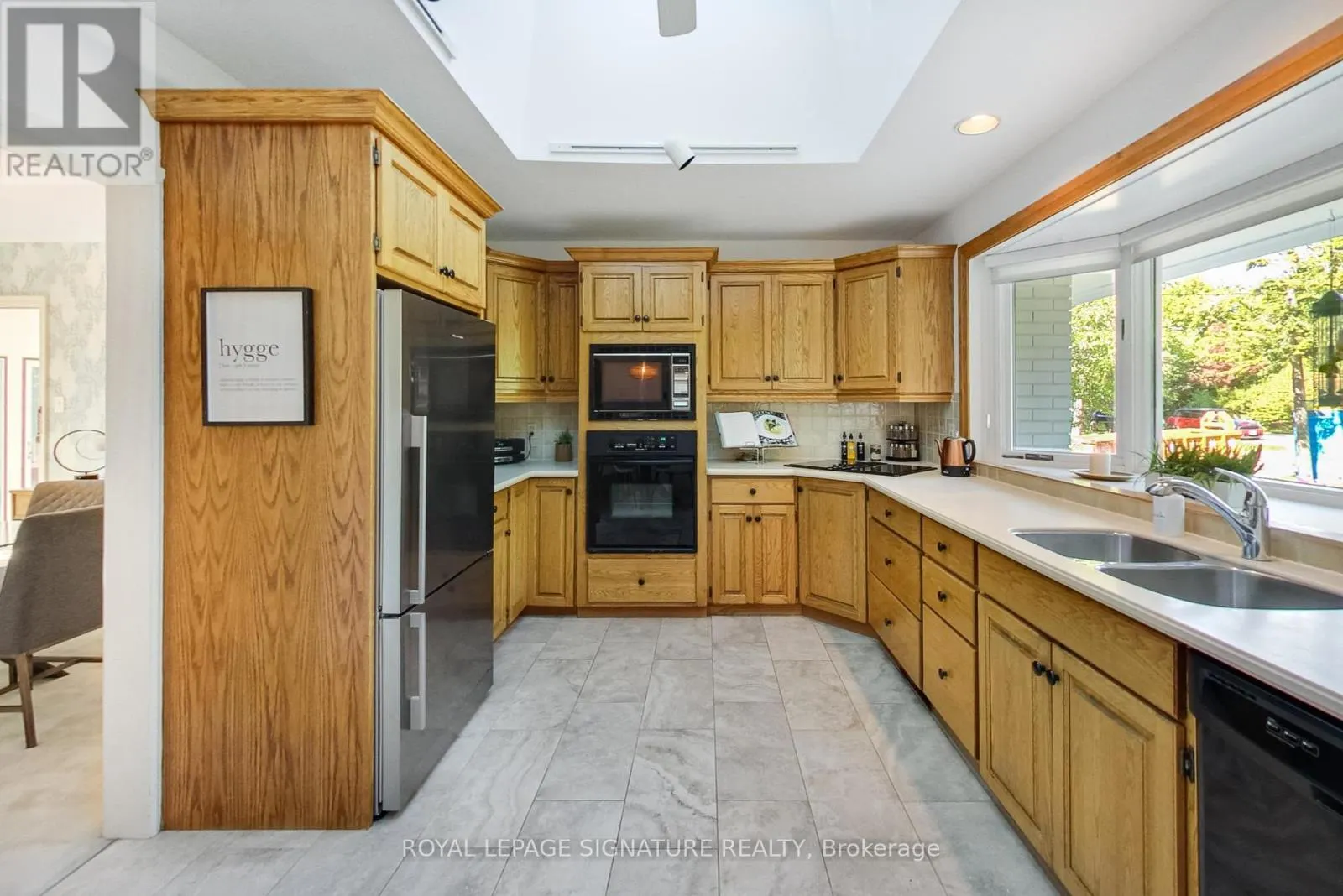 284 WOODLAND DRIVE