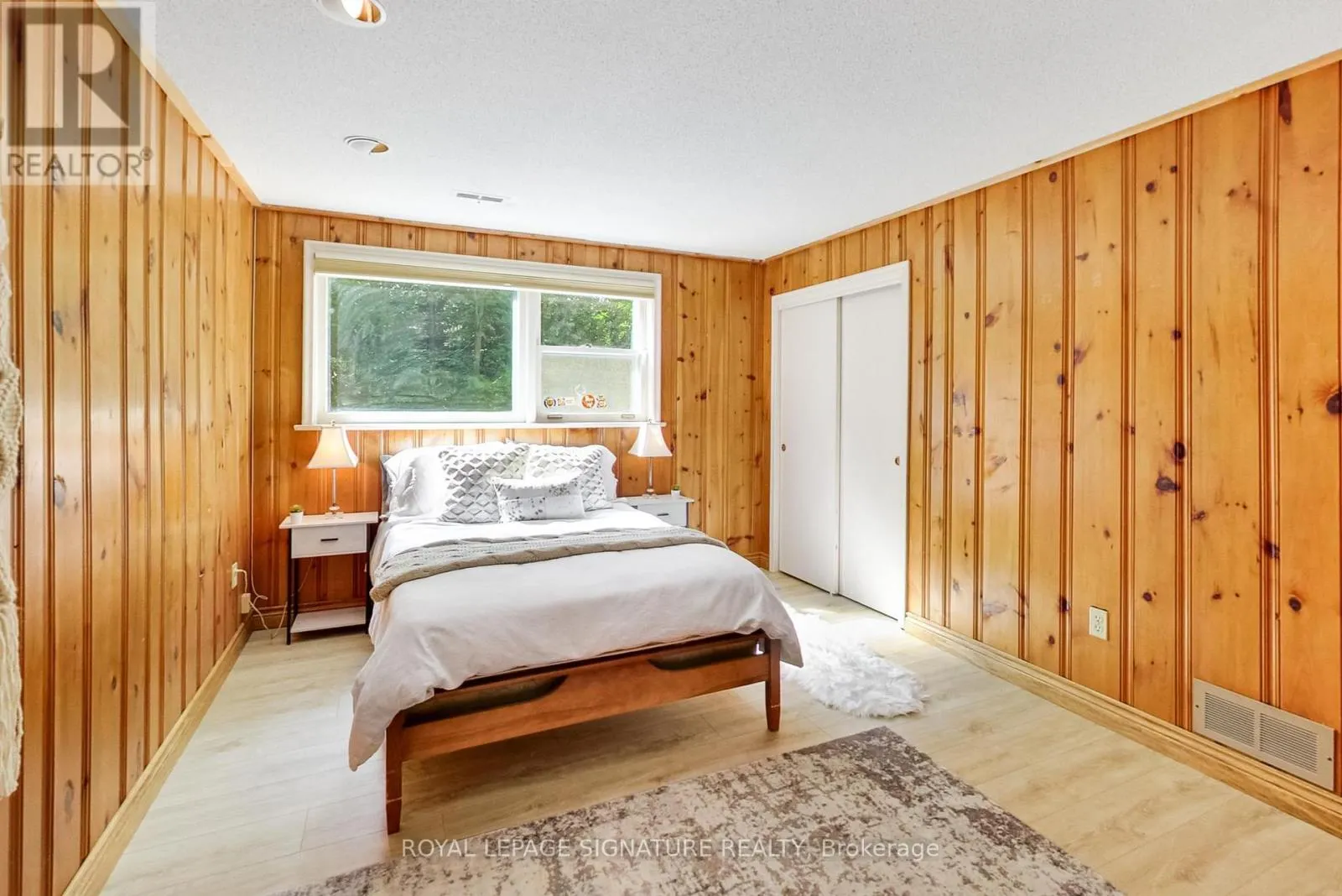 284 WOODLAND DRIVE