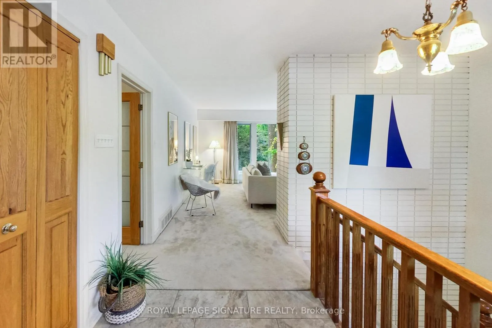284 WOODLAND DRIVE