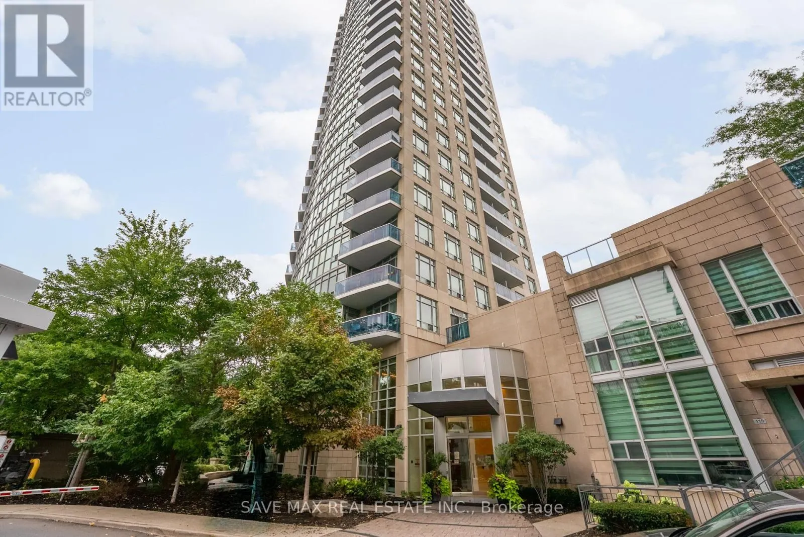 1907 - 90 ABSOLUTE AVENUE