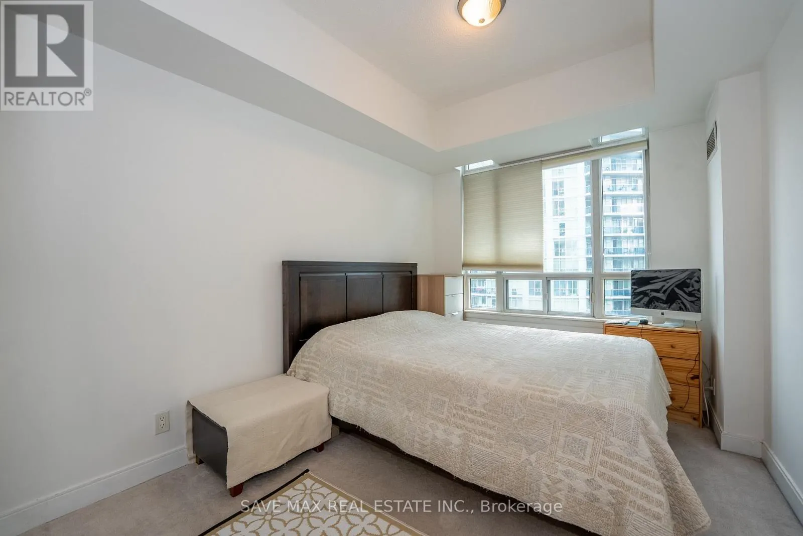 1907 - 90 ABSOLUTE AVENUE