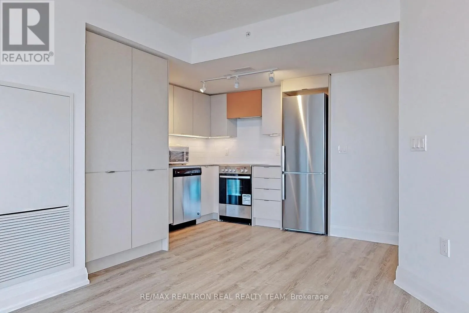 1308 - 30 GIBBS ROAD
