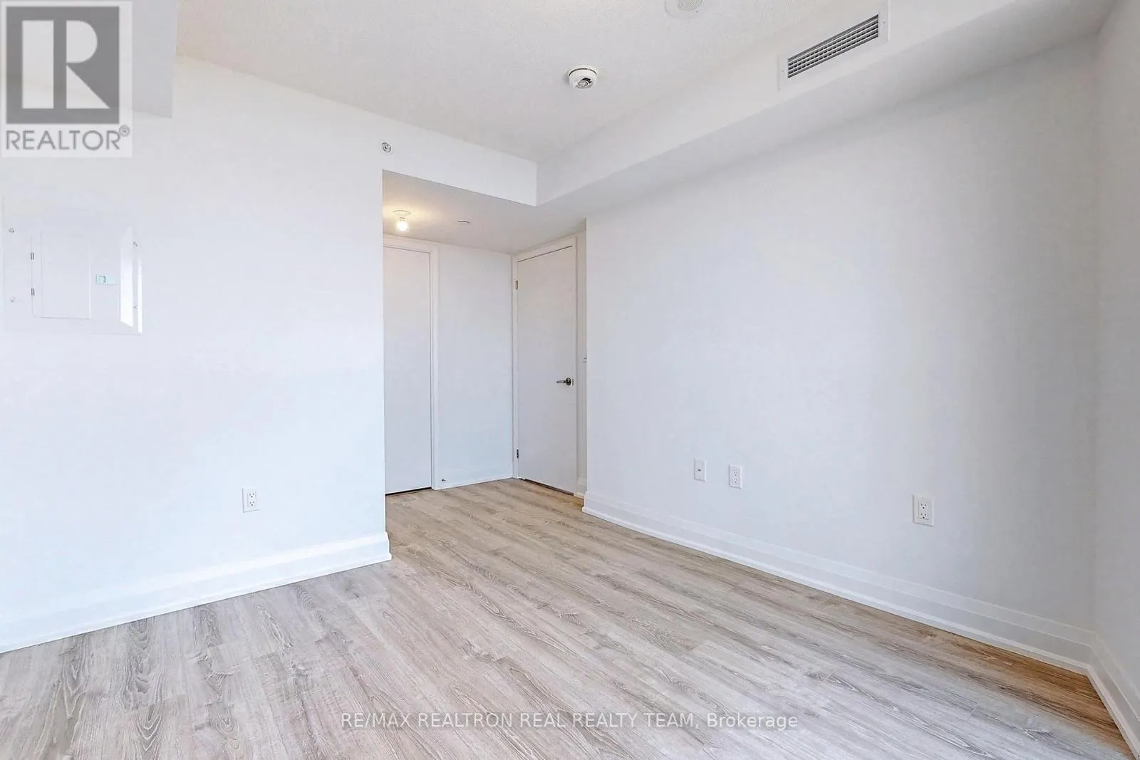 1308 - 30 GIBBS ROAD