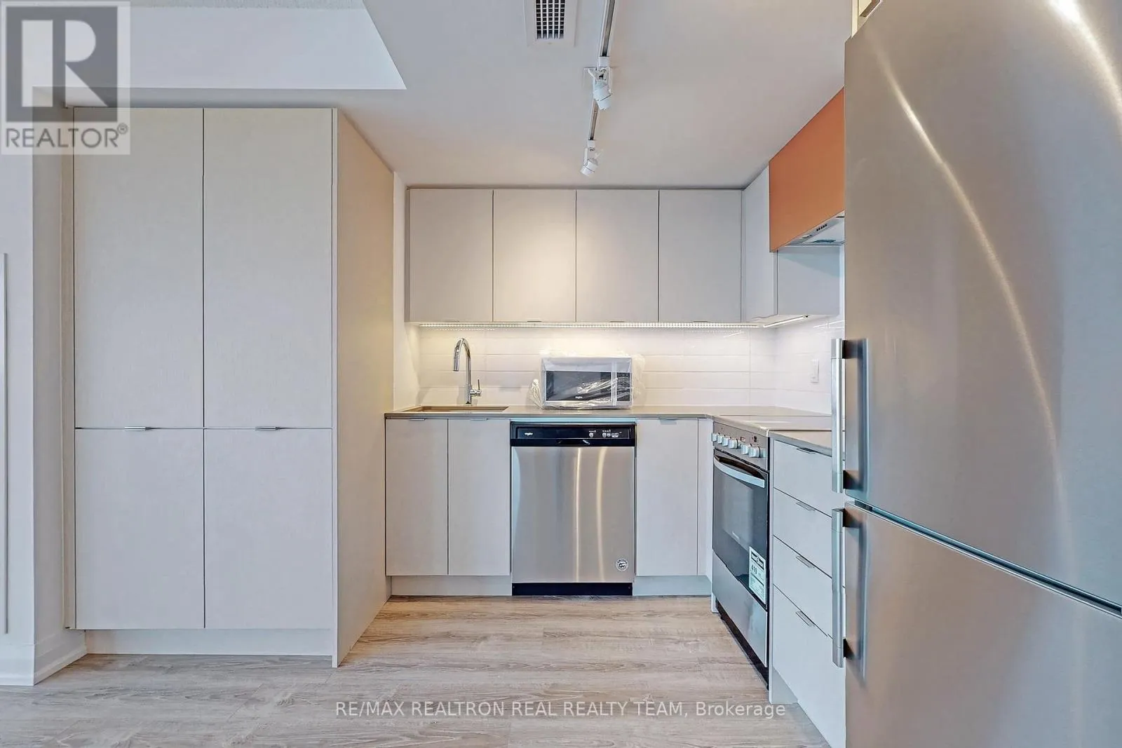 1308 - 30 GIBBS ROAD