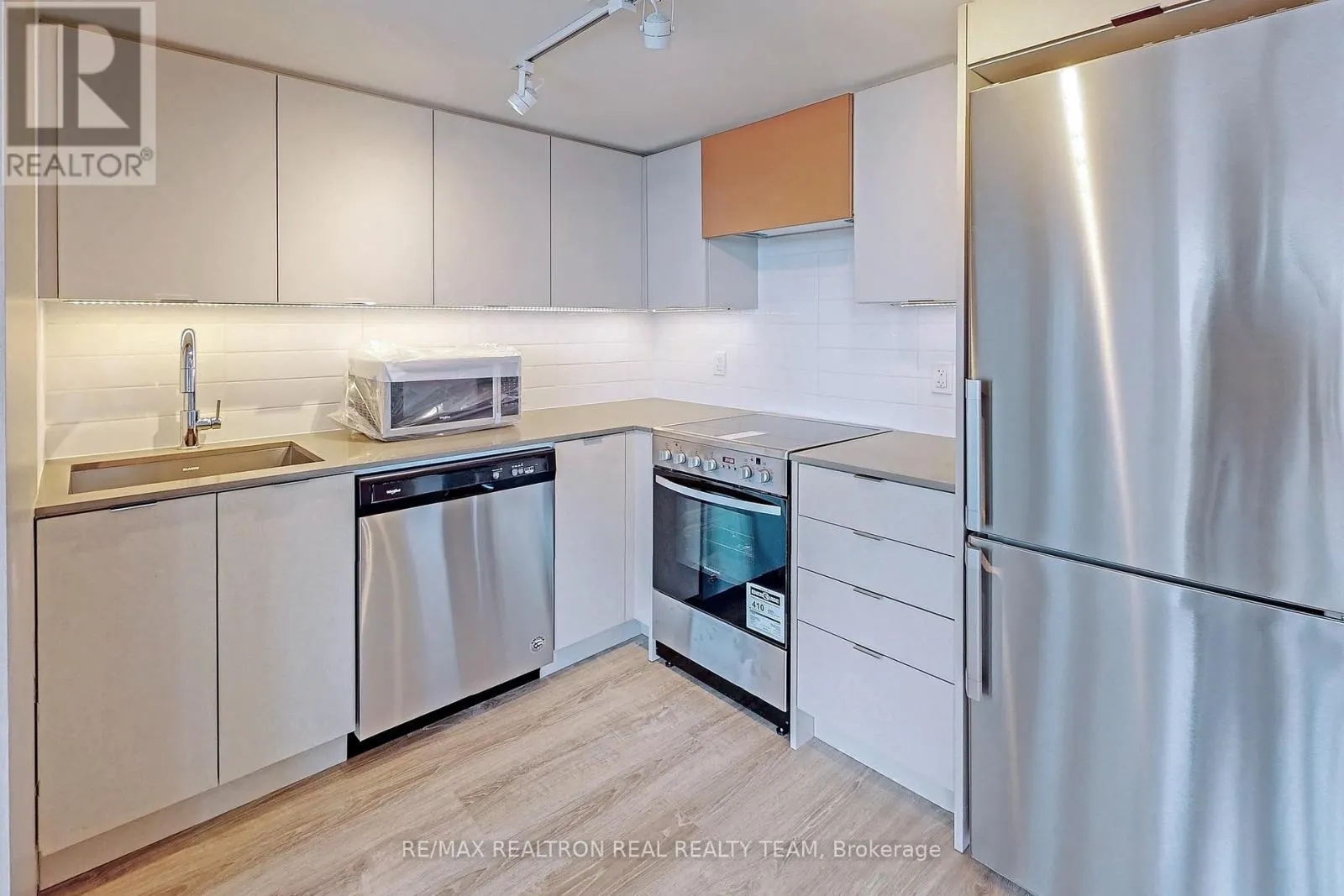 1308 - 30 GIBBS ROAD