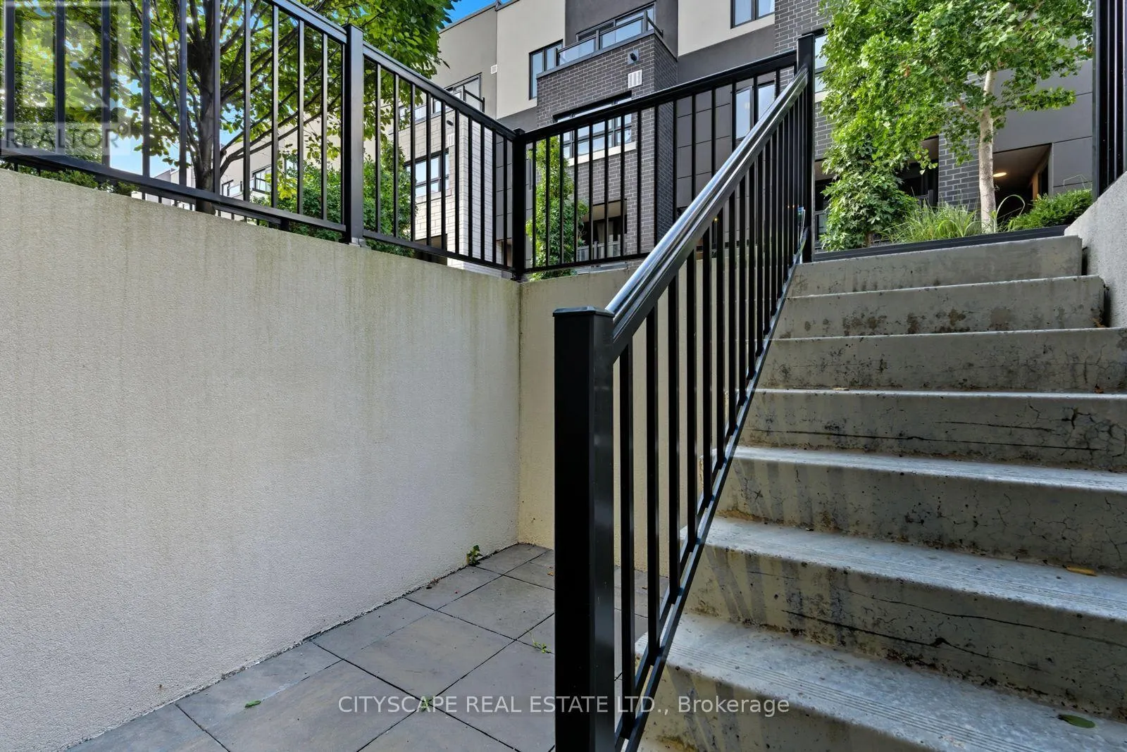 818 - 1133 COOKE BOULEVARD
