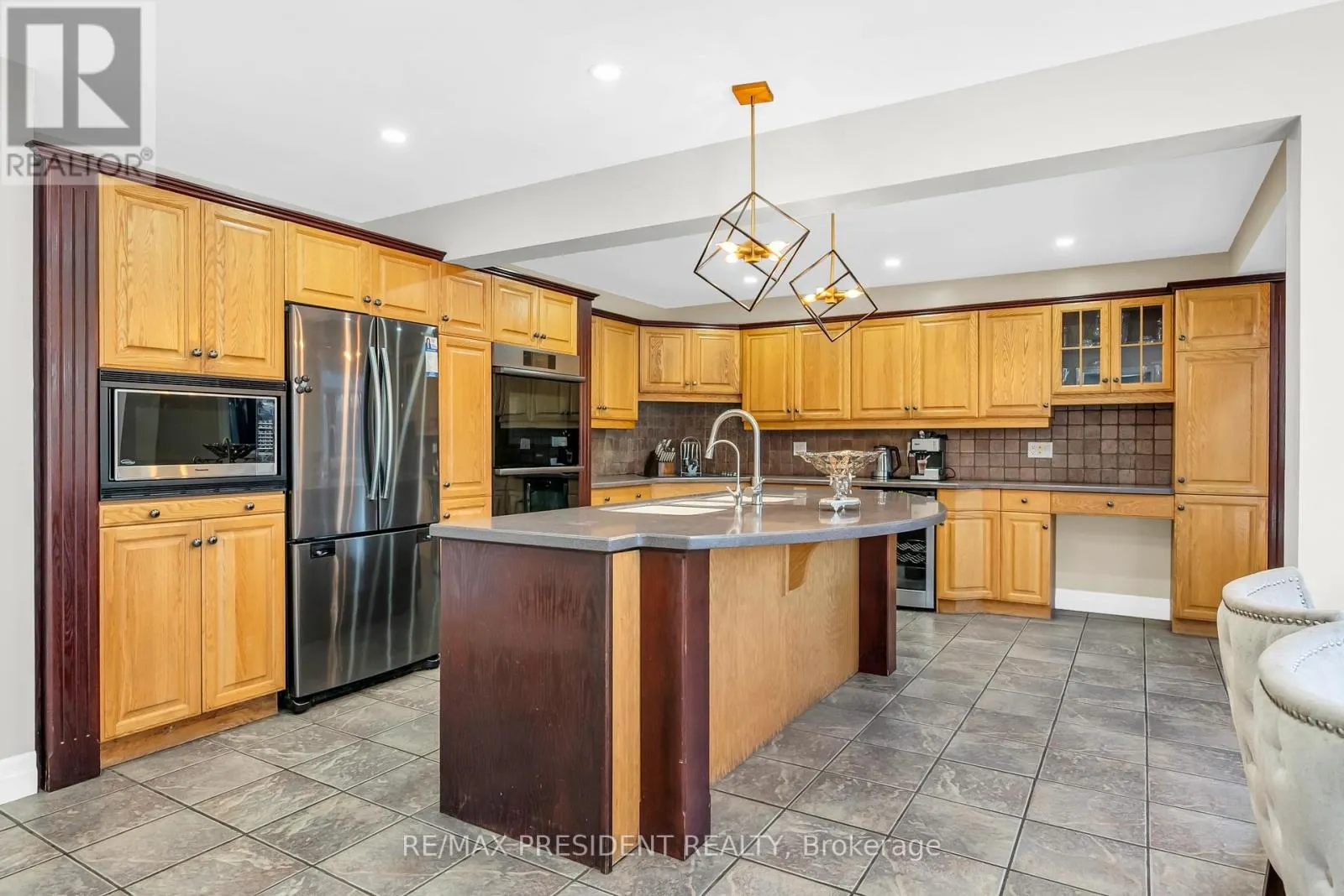 6200 OSPREY BOULEVARD