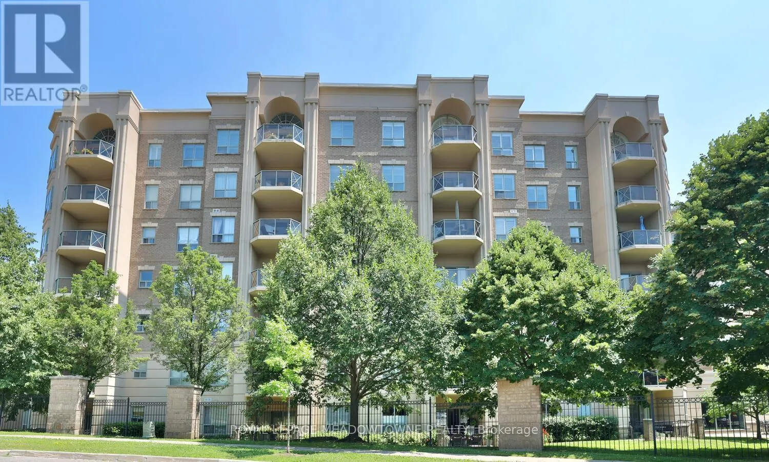 606 - 2075 AMHERST HEIGHTS DRIVE