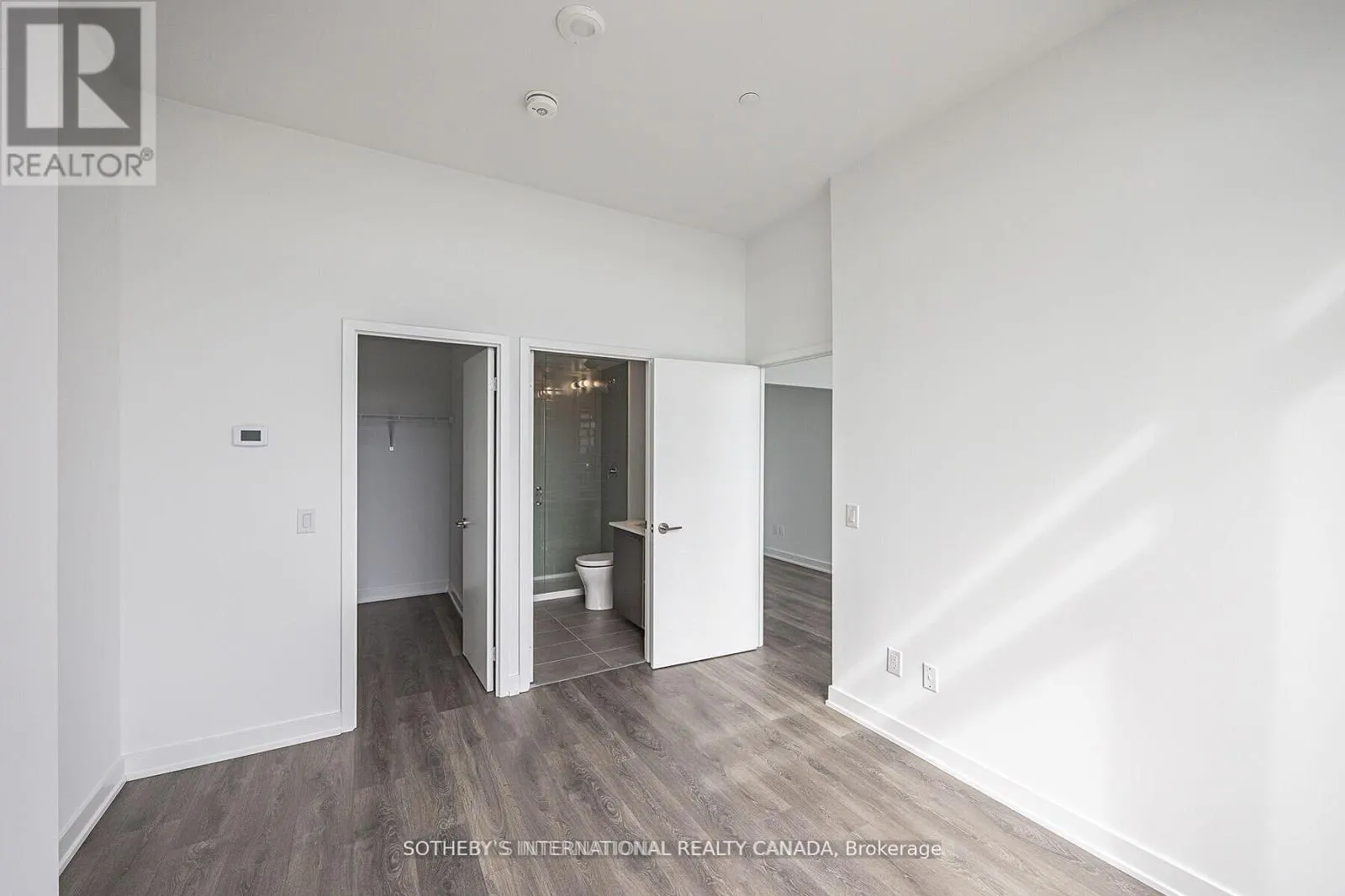 PH809 - 3005 PINE GLEN ROAD