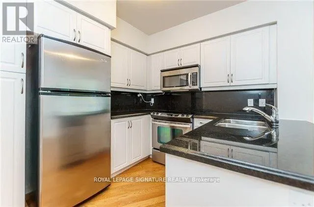 1207 - 15 LEGION ROAD