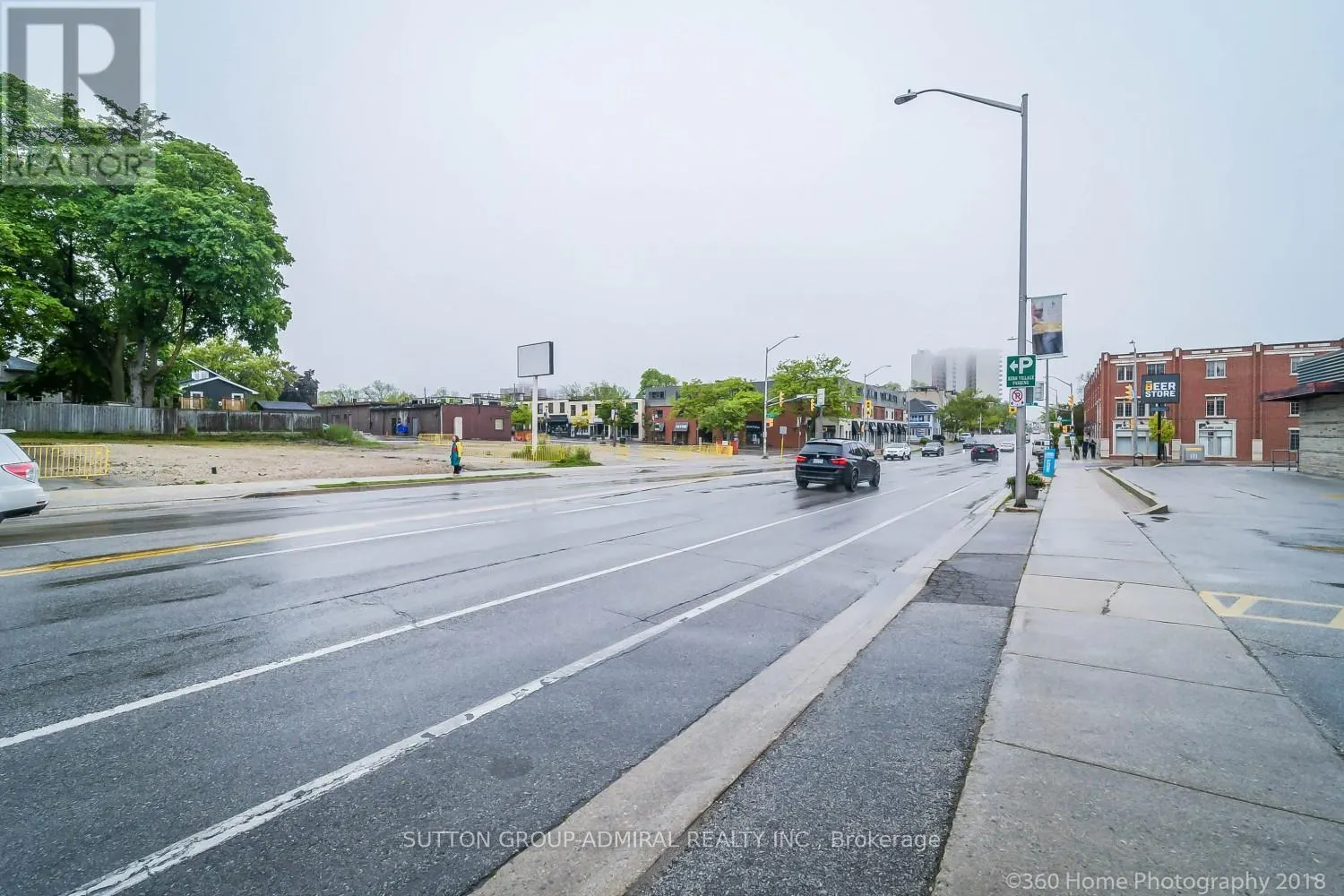 104 LAKESHORE ROAD W