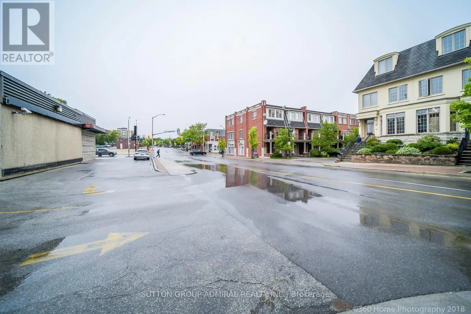 104 LAKESHORE ROAD W
