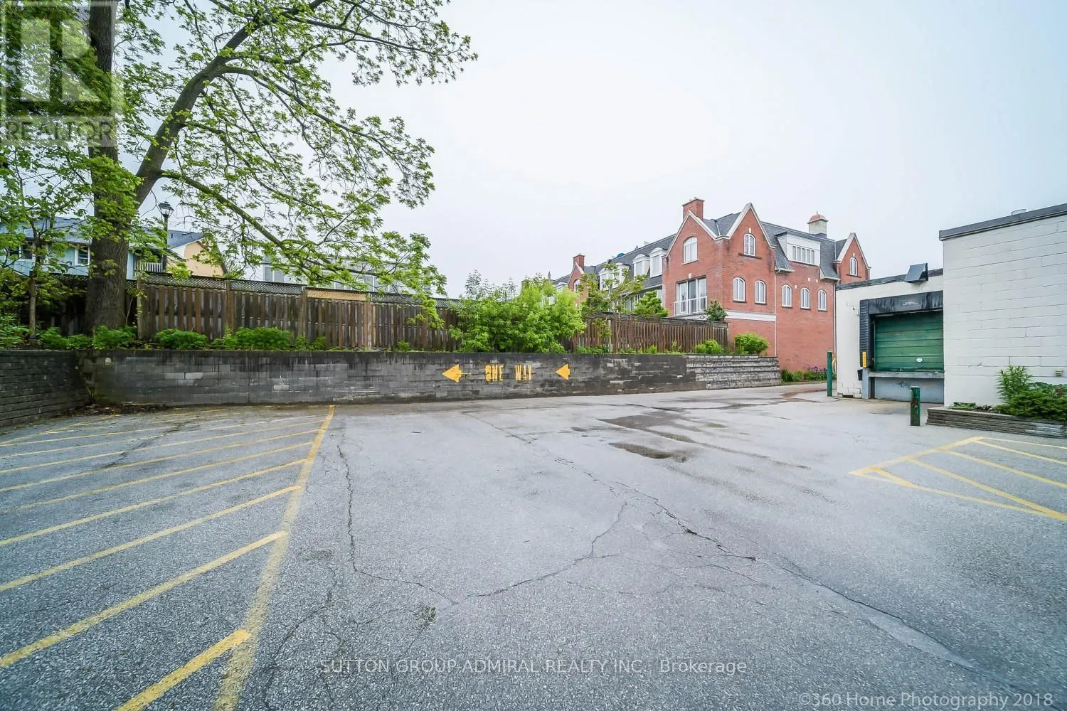104 LAKESHORE ROAD W