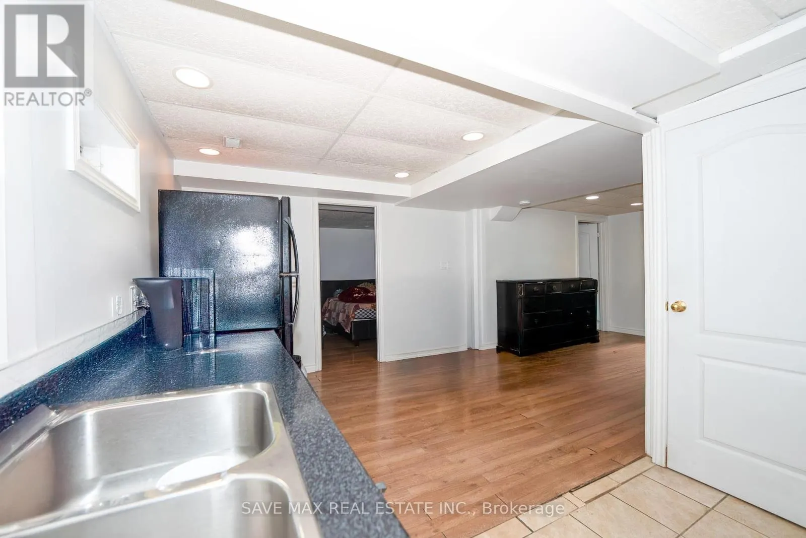 23 EDENVALLEY ROAD