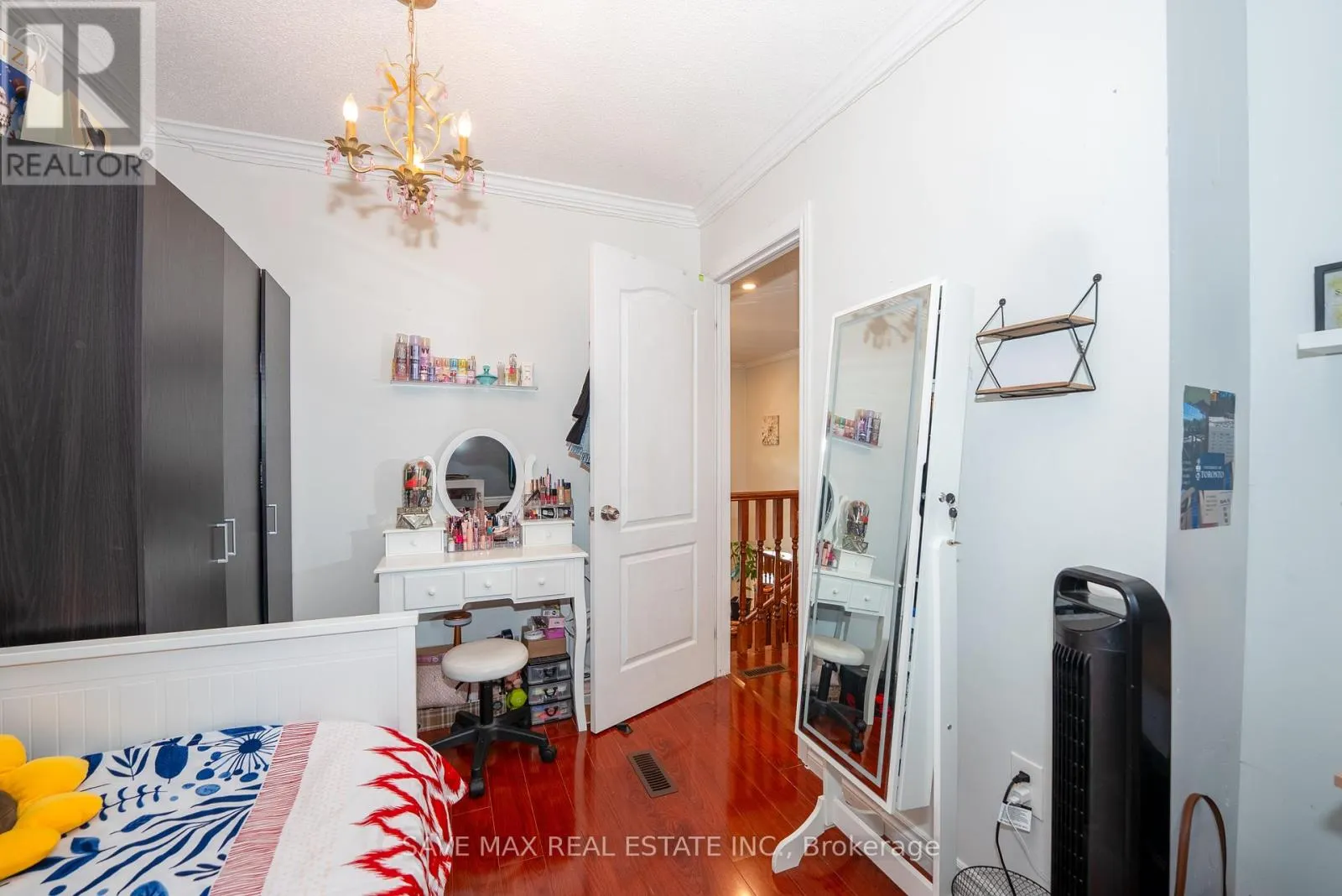 23 EDENVALLEY ROAD