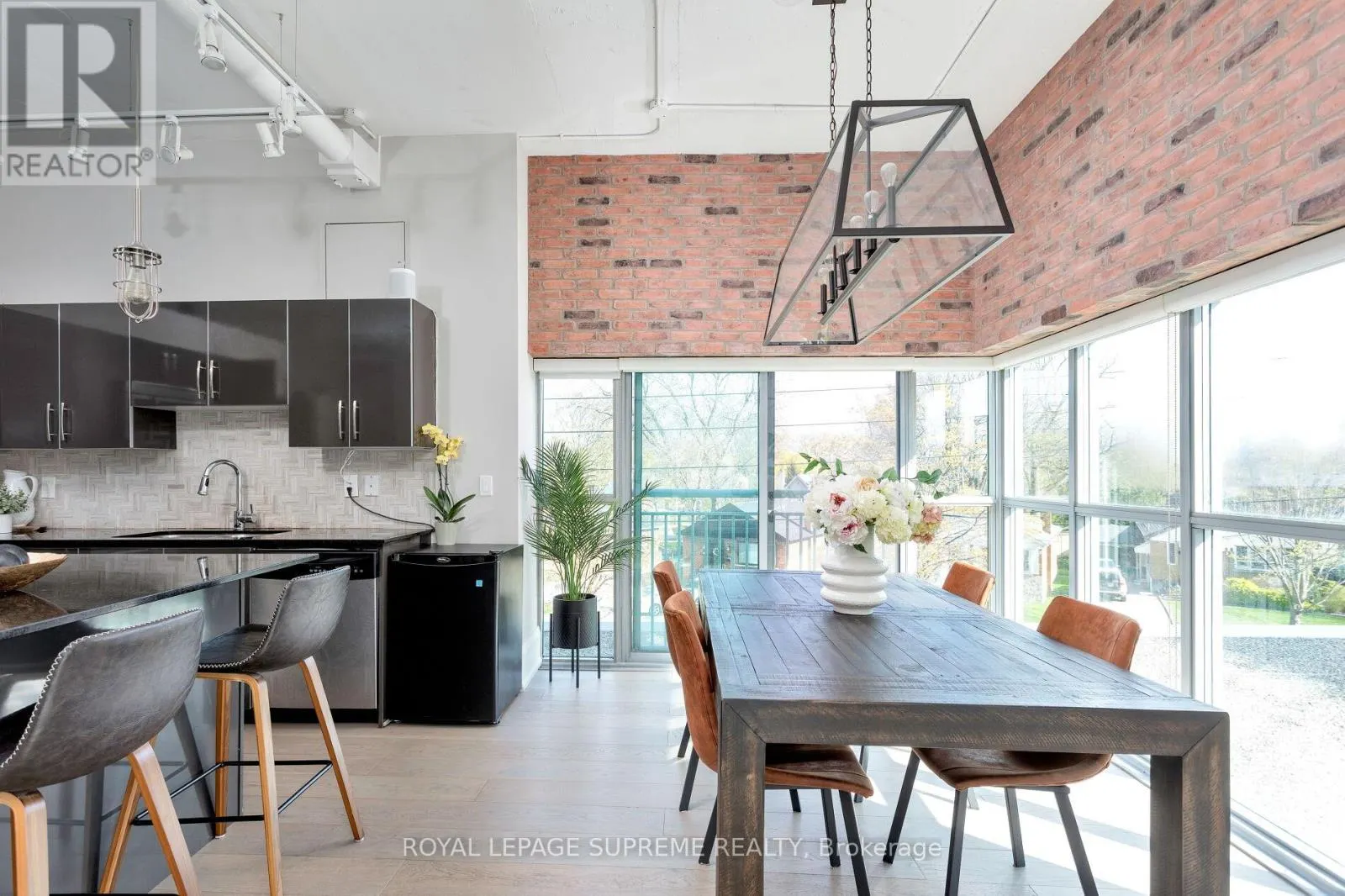 209 - 2 FIELDWAY ROAD