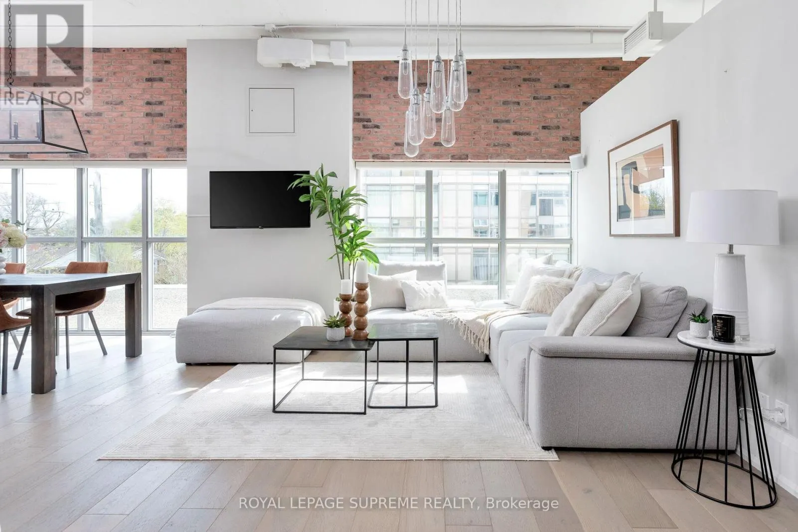 209 - 2 FIELDWAY ROAD