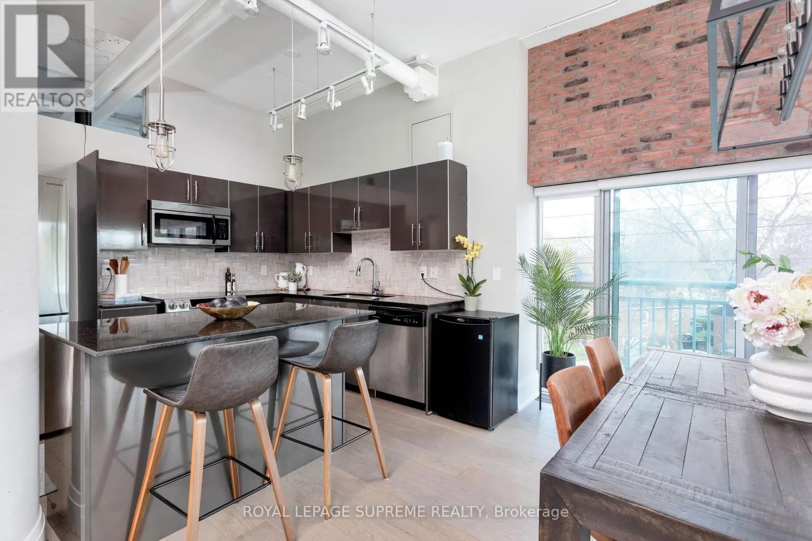 209 - 2 FIELDWAY ROAD